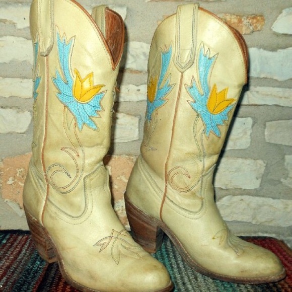 Miss Capezio Yellow Rose Cowgirl Boots size 6 /6.5 - Picture 2 of 5